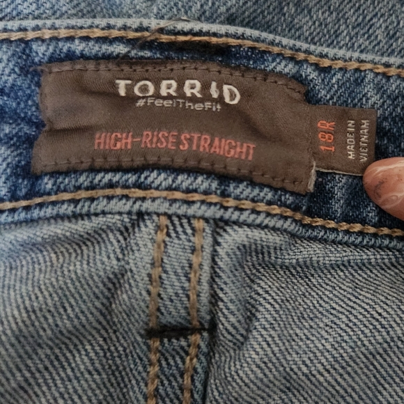 Torrid- High Rise Straight Jeans - Picture 6 of 7